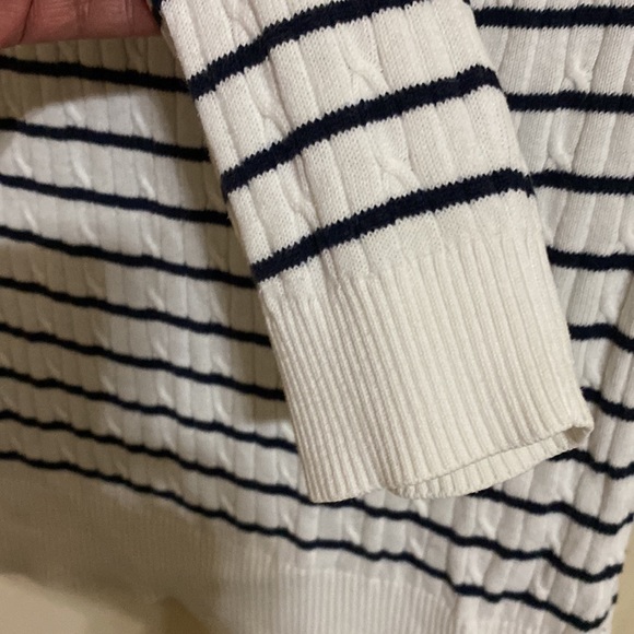 Tommy Hilfiger long sleeve shirt. Size: Large (used) - Picture 5 of 8